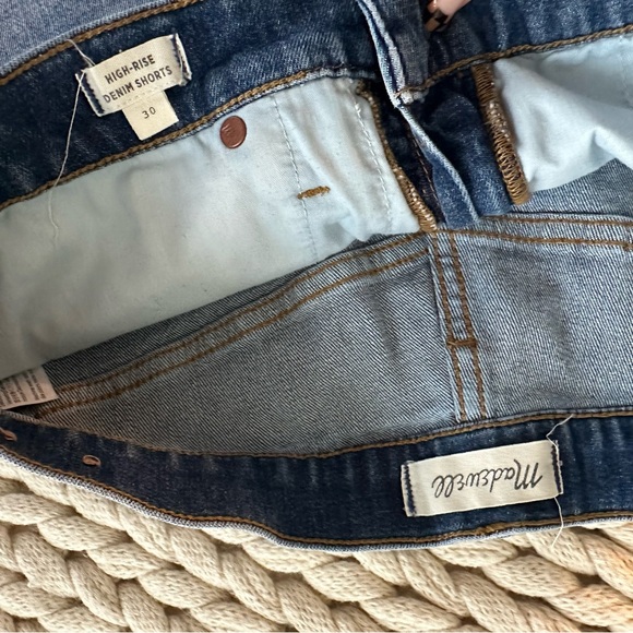 High-rise denim short - Picture 3 of 4